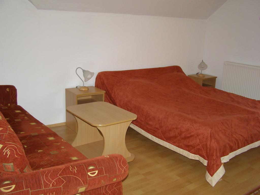 Harkany-Szt. Istvan Apartman Стая снимка