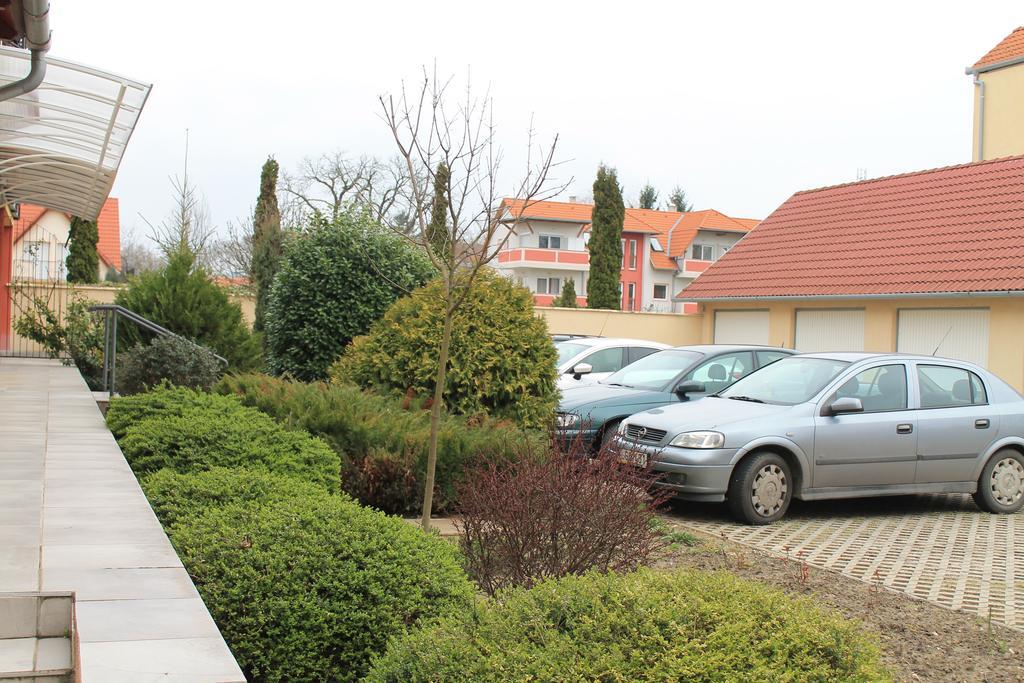 Harkany-Szt. Istvan Apartman Екстериор снимка